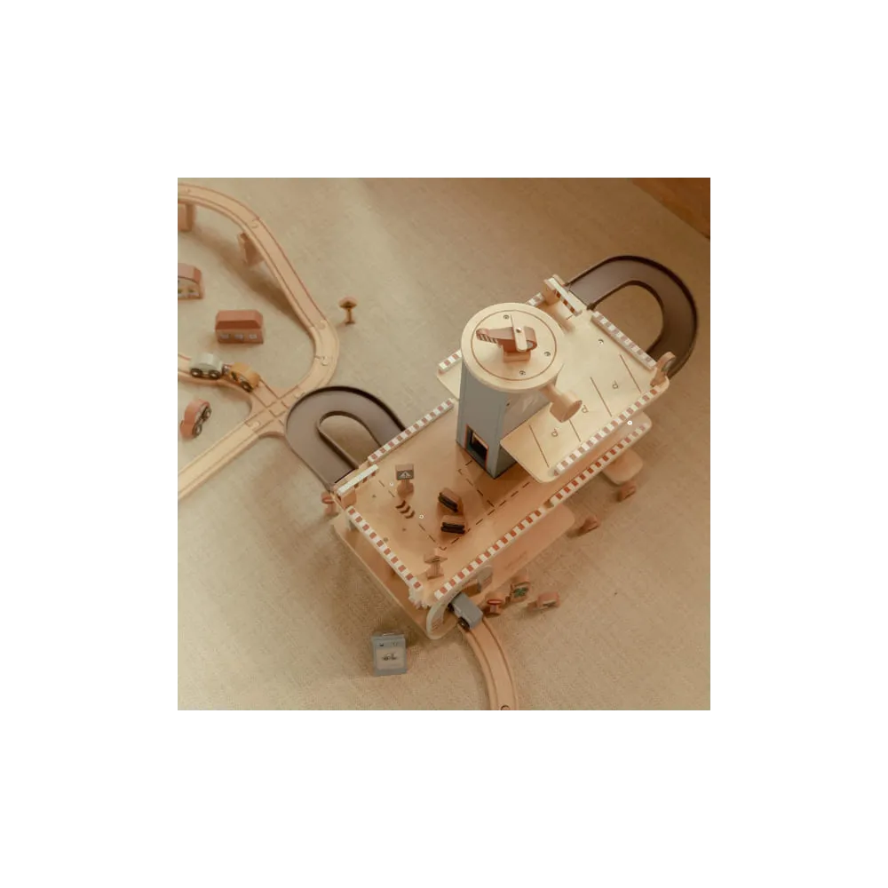 Samochody, garaże, kolejki dla dzieci