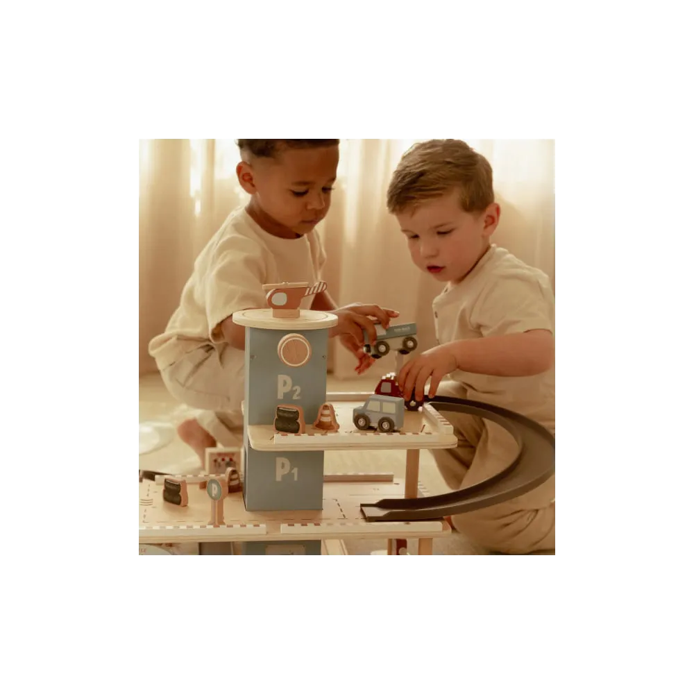 Samochody, garaże, kolejki dla dzieci