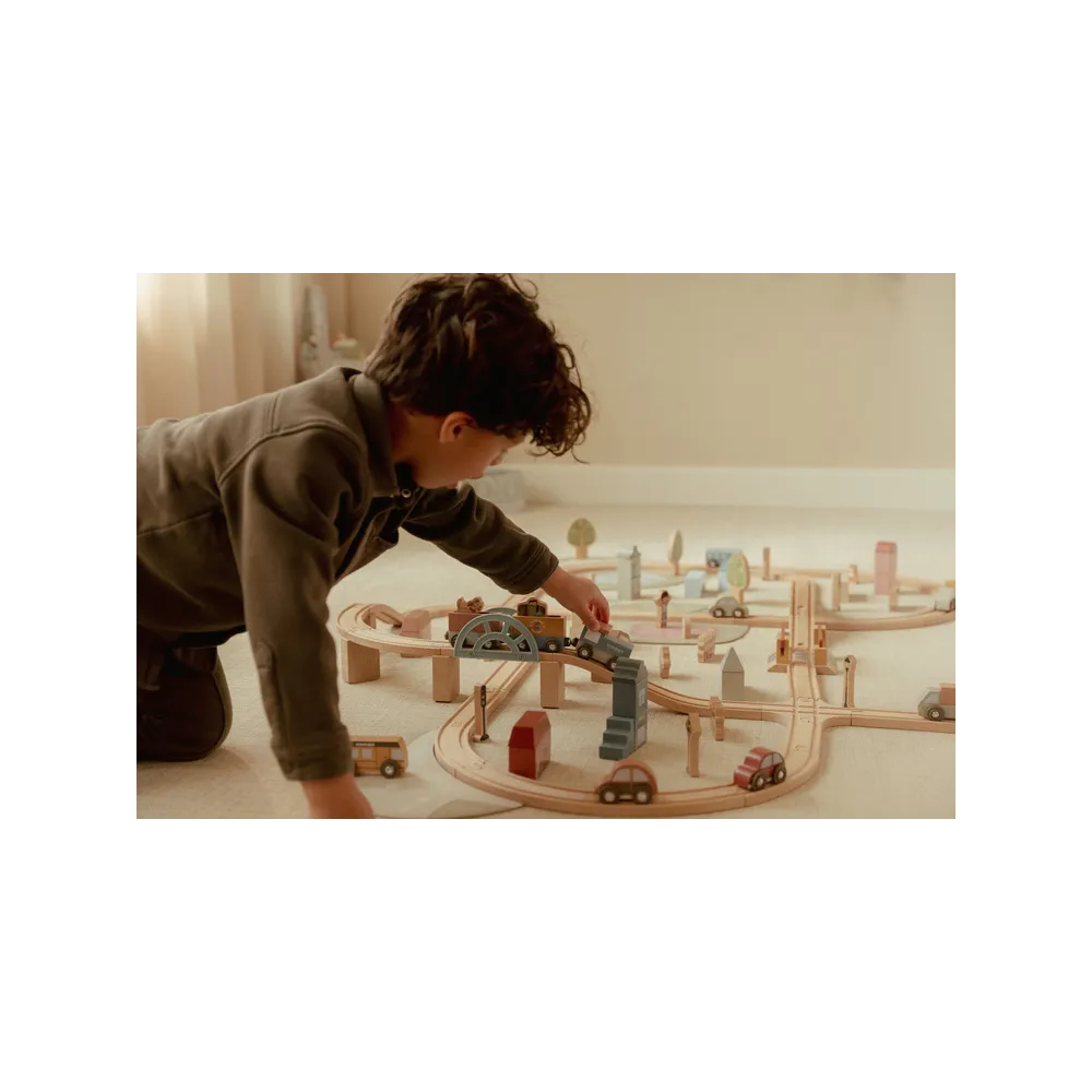 Samochody, garaże, kolejki dla dzieci