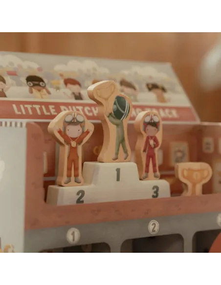 Samochody, garaże, kolejki dla dzieci