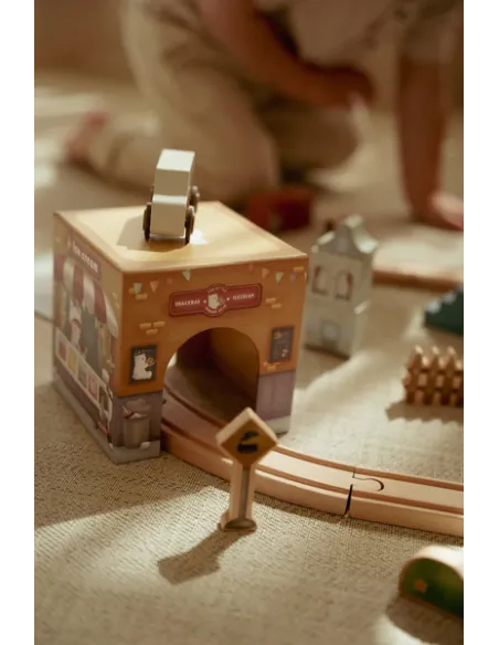 Samochody, garaże, kolejki dla dzieci