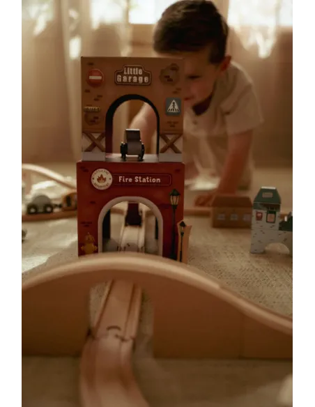 Samochody, garaże, kolejki dla dzieci