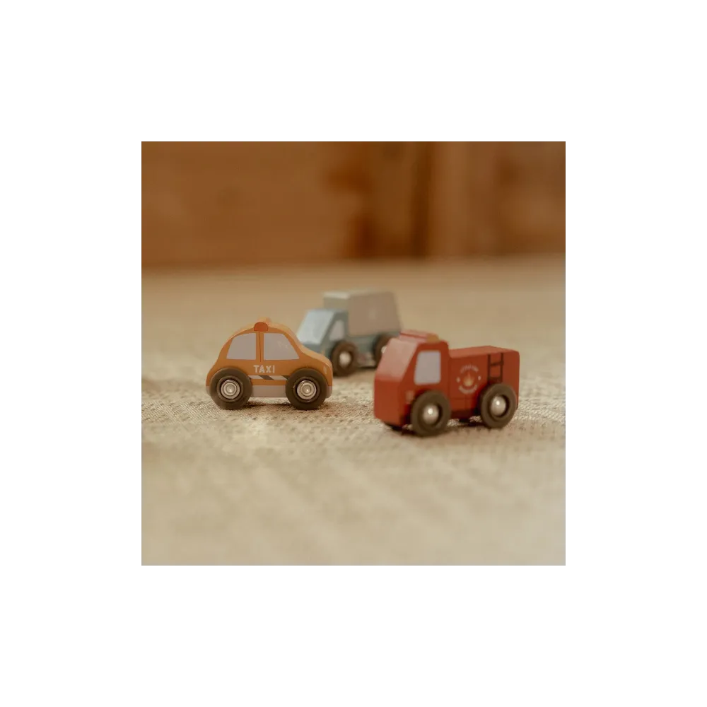 Samochody, garaże, kolejki dla dzieci