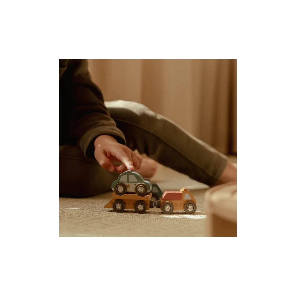 Samochody, garaże, kolejki dla dzieci