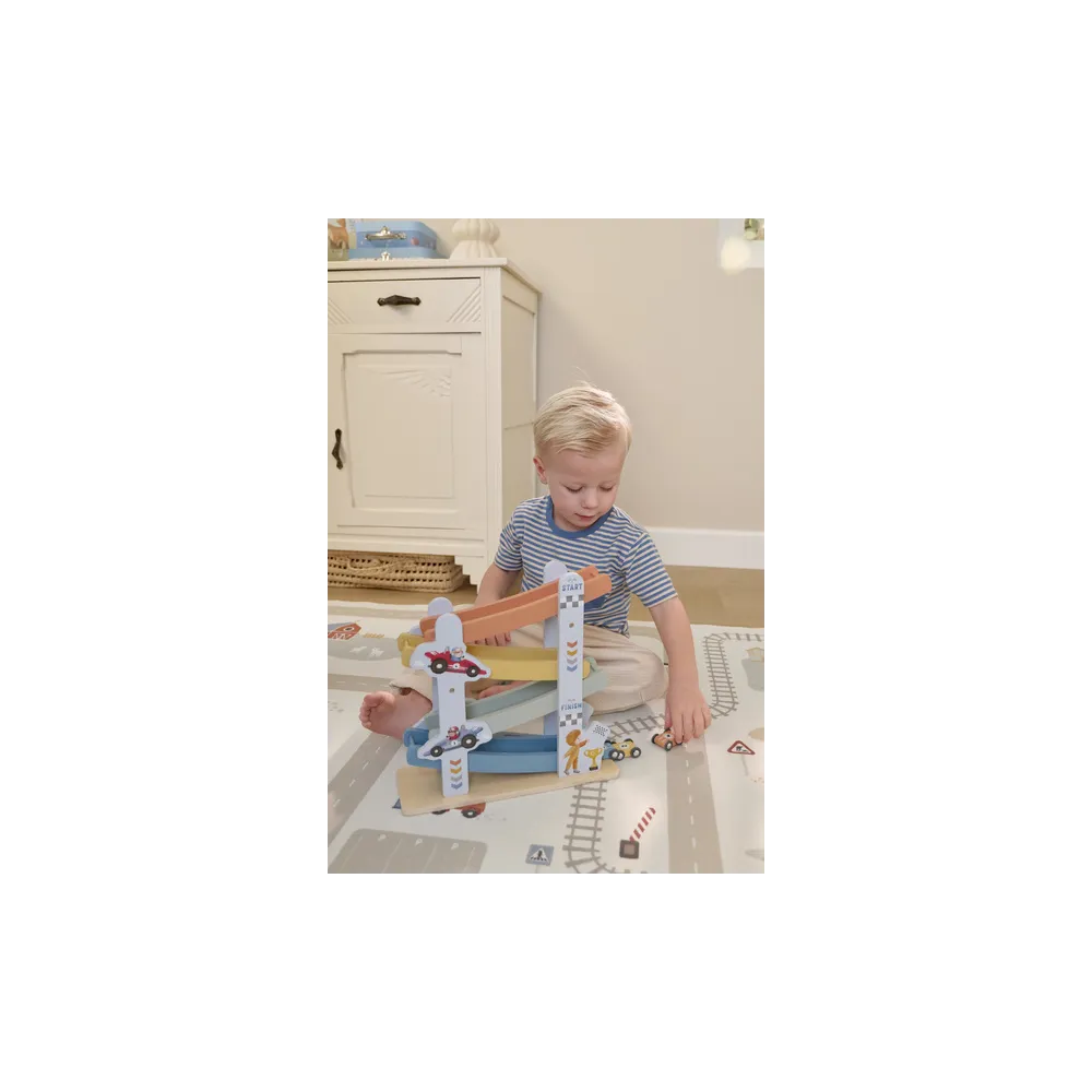 Samochody, garaże, kolejki dla dzieci