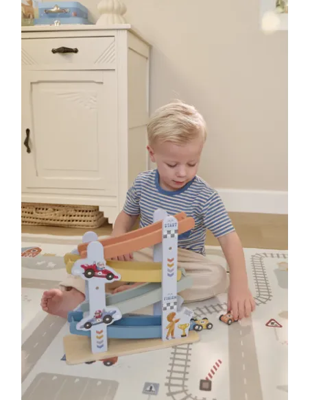 Samochody, garaże, kolejki dla dzieci