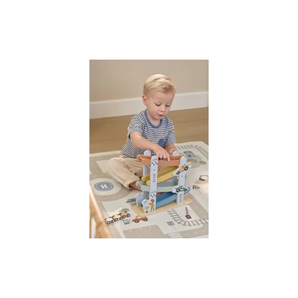 Samochody, garaże, kolejki dla dzieci