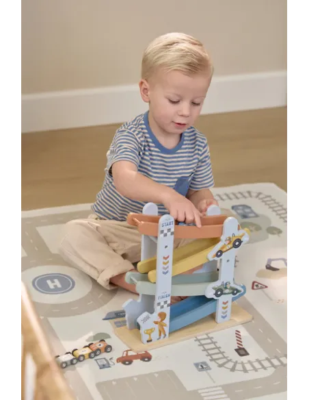 Samochody, garaże, kolejki dla dzieci