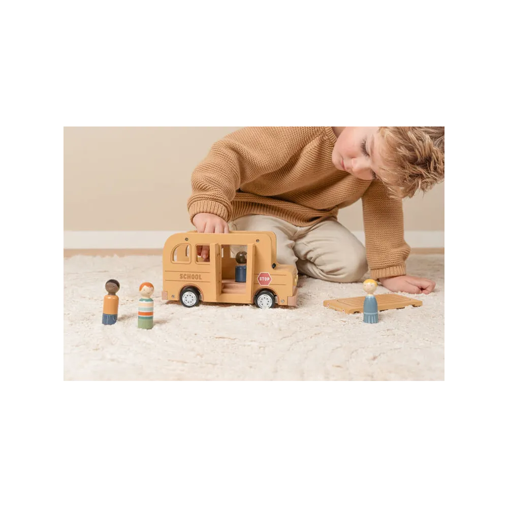 Samochody, garaże, kolejki dla dzieci