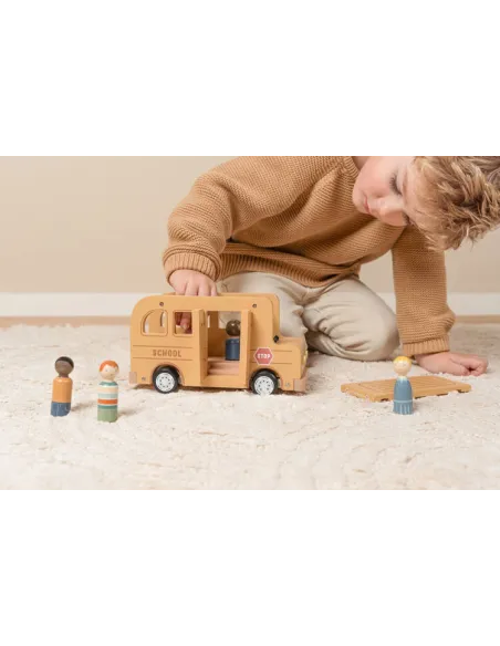 Samochody, garaże, kolejki dla dzieci