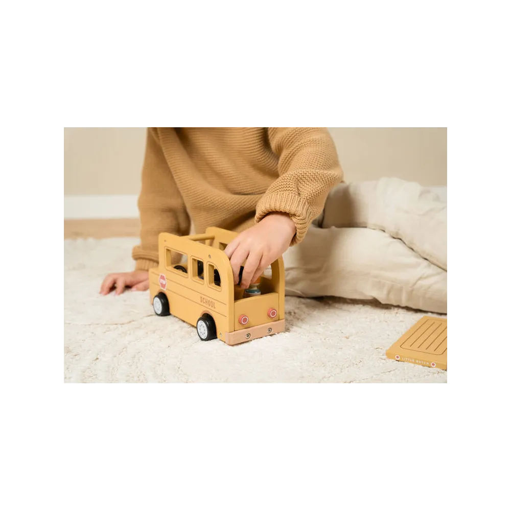 Samochody, garaże, kolejki dla dzieci