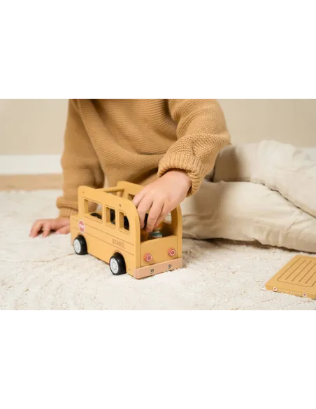 Samochody, garaże, kolejki dla dzieci