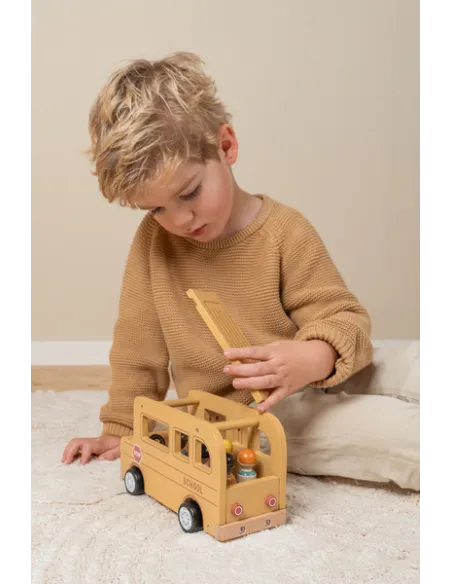 Samochody, garaże, kolejki dla dzieci