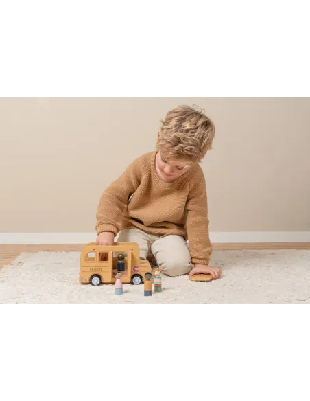 Samochody, garaże, kolejki dla dzieci